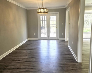 6089 Flagstone Court - Photo Thumbnail 4