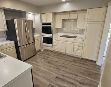 6089 Flagstone Court - Photo Thumbnail 6