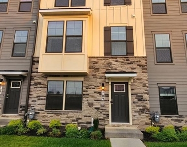 709 Compass Way - Photo Thumbnail 9