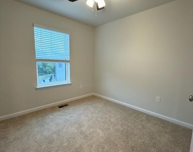 709 Compass Way - Photo Thumbnail 7