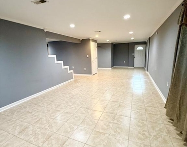 2608 Capital Court - Photo Thumbnail 18