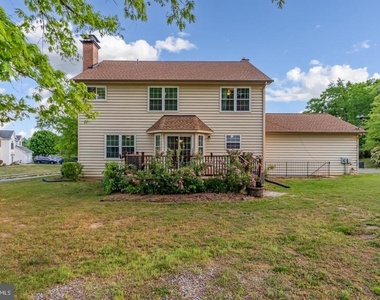 2608 Capital Court - Photo Thumbnail 4