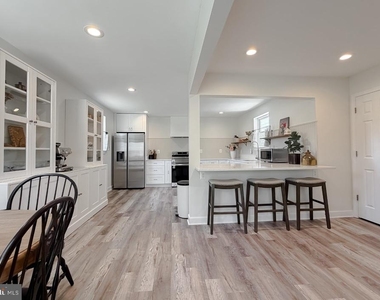 4985 Solomons Island Road - Photo Thumbnail 5