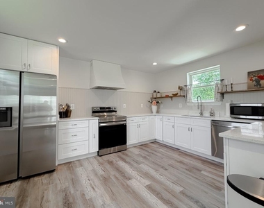 4985 Solomons Island Road - Photo Thumbnail 8