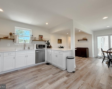 4985 Solomons Island Road - Photo Thumbnail 11
