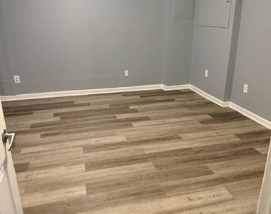 710 Kingston Road - Photo Thumbnail 15