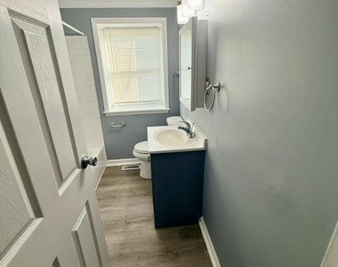 710 Kingston Road - Photo Thumbnail 12