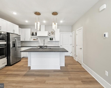2506 W Peninsula Drive - Photo Thumbnail 5