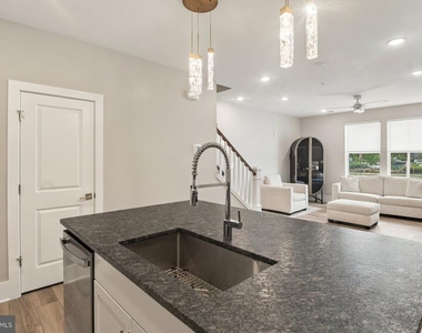 2506 W Peninsula Drive - Photo Thumbnail 10