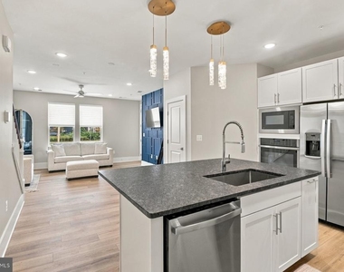 2506 W Peninsula Drive - Photo Thumbnail 8