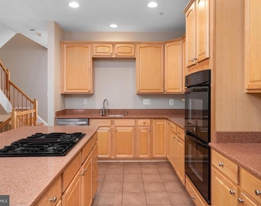2418 Killarney Terrace - Photo Thumbnail 28
