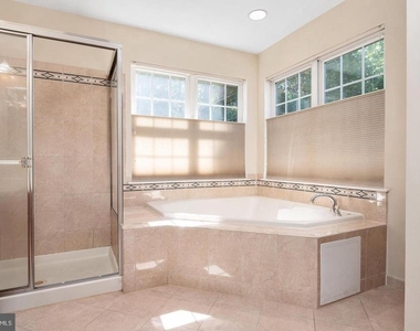 2418 Killarney Terrace - Photo Thumbnail 40