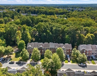 2418 Killarney Terrace - Photo Thumbnail 4