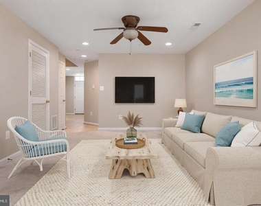 2418 Killarney Terrace - Photo Thumbnail 13