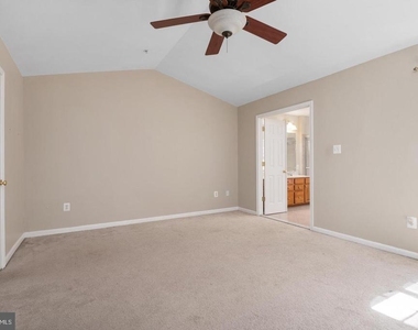 2418 Killarney Terrace - Photo Thumbnail 37