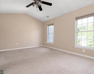 2418 Killarney Terrace - Photo Thumbnail 41