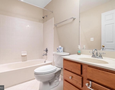 2418 Killarney Terrace - Photo Thumbnail 45
