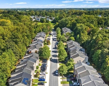 2418 Killarney Terrace - Photo Thumbnail 6
