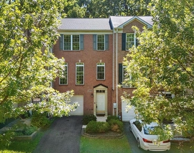 2418 Killarney Terrace - Photo Thumbnail 3