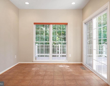 2418 Killarney Terrace - Photo Thumbnail 30