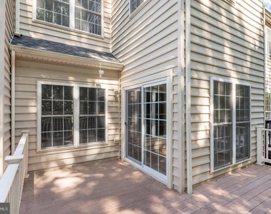 2418 Killarney Terrace - Photo Thumbnail 33