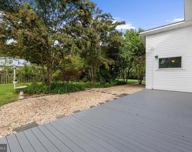 526 James Avenue - Photo Thumbnail 5