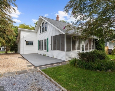 526 James Avenue - Photo Thumbnail 4