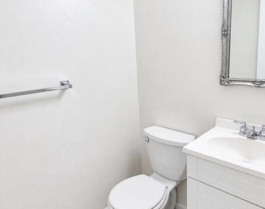 4436 Macarthur Boulevard Nw - Photo Thumbnail 12