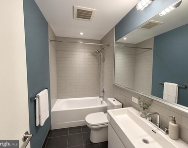 2030 Nw 8th Street Nw - Photo Thumbnail 9
