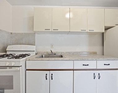 1307 Congress Street Se - Photo Thumbnail 8