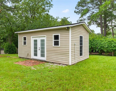 423 E Edinborough Avenue - Photo Thumbnail 43