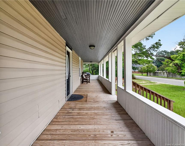 423 E Edinborough Avenue - Photo Thumbnail 37