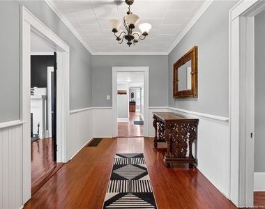 423 E Edinborough Avenue - Photo Thumbnail 5