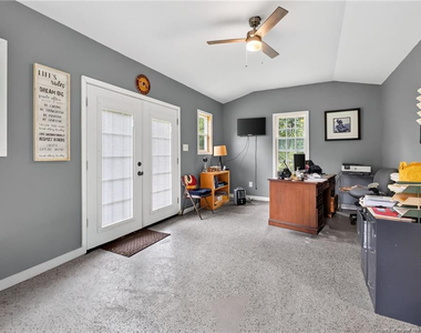 423 E Edinborough Avenue - Photo Thumbnail 33
