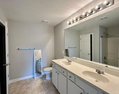 816 Vonkramer Court - Photo Thumbnail 22