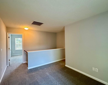 816 Vonkramer Court - Photo Thumbnail 17
