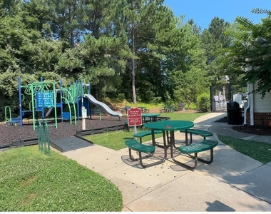 816 Vonkramer Court - Photo Thumbnail 32