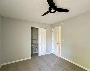 816 Vonkramer Court - Photo Thumbnail 26