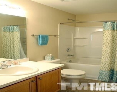206 Royal Tower Way - Photo Thumbnail 14