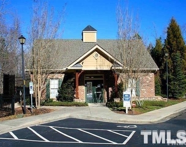 206 Royal Tower Way - Photo Thumbnail 16