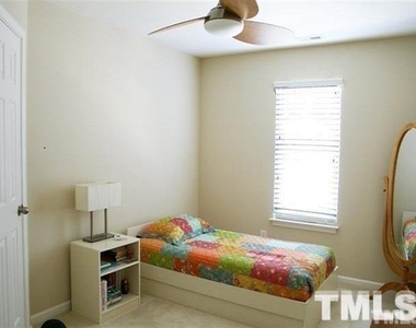 206 Royal Tower Way - Photo Thumbnail 12