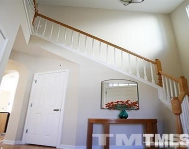 206 Royal Tower Way - Photo Thumbnail 8