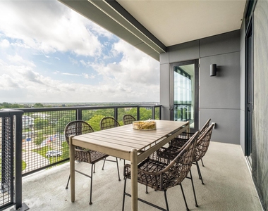 800 Embassy Dr - Photo Thumbnail 19