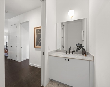 800 Embassy Dr - Photo Thumbnail 14