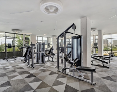 800 Embassy Dr - Photo Thumbnail 25