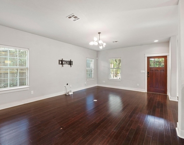 1810 Harvey St - Photo Thumbnail 14