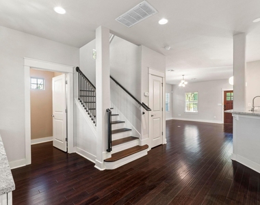 1810 Harvey St - Photo Thumbnail 22