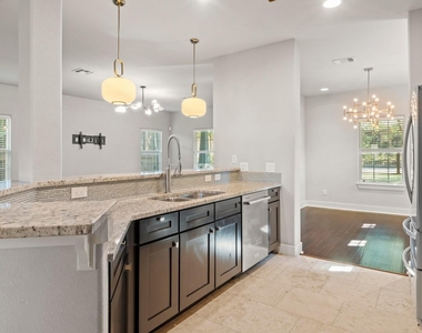 1810 Harvey St - Photo Thumbnail 17