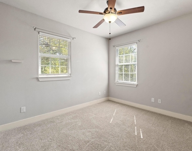1810 Harvey St - Photo Thumbnail 32