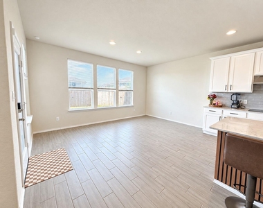 4015 Wild Bloom Rd - Photo Thumbnail 6